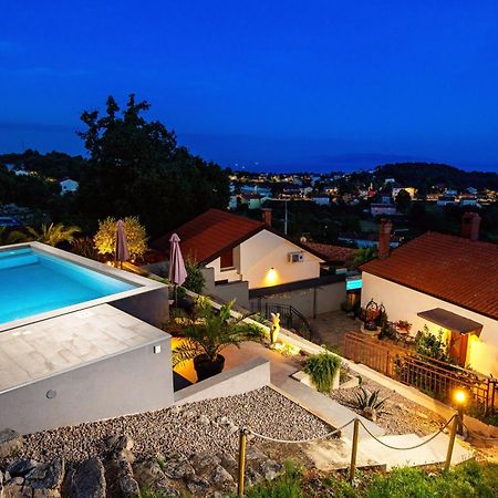 Srok Apartments With Pool Кастав Экстерьер фото