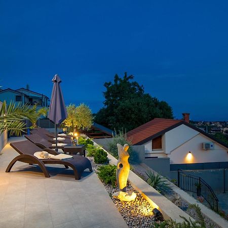 Srok Apartments With Pool Кастав Экстерьер фото